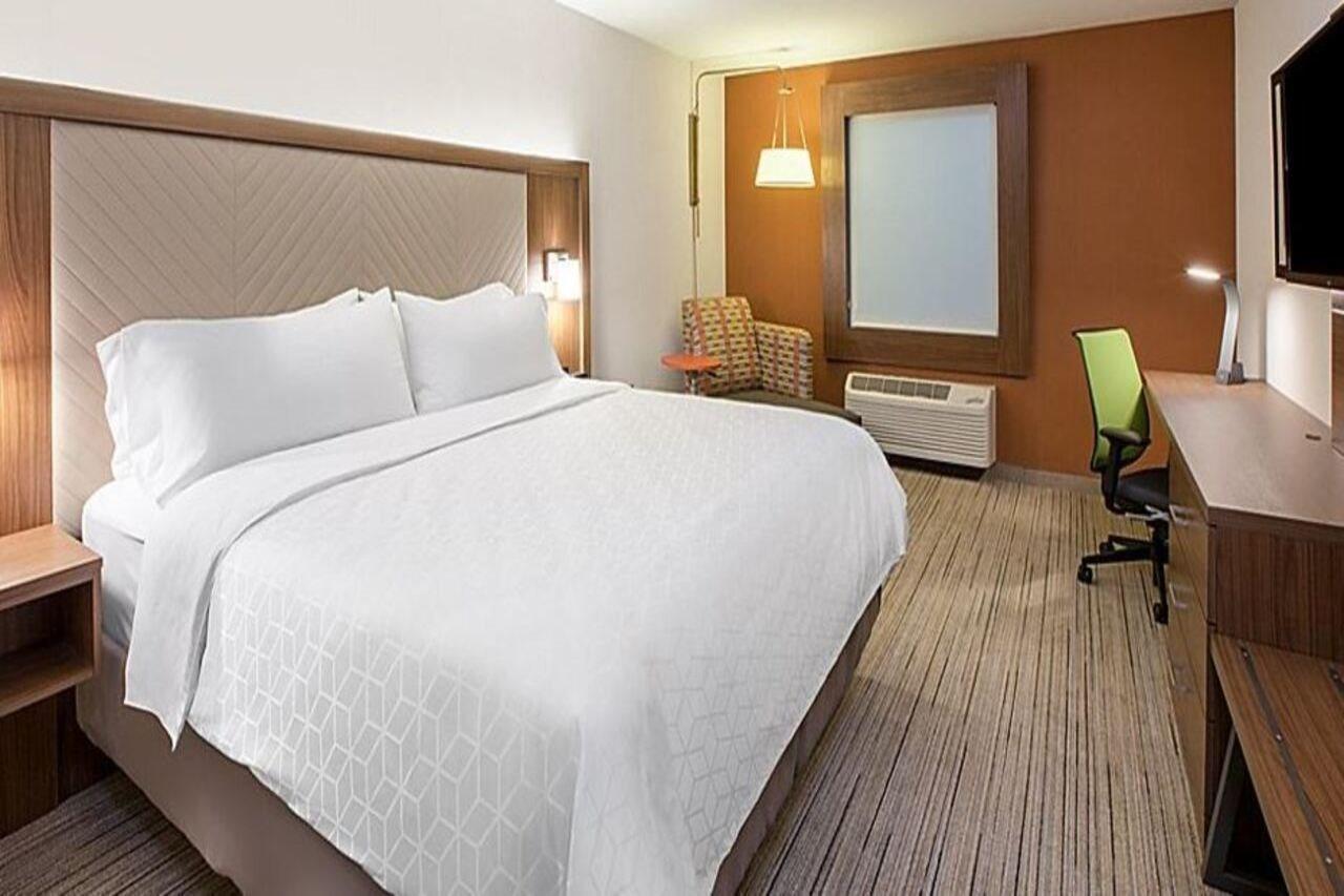 Holiday Inn Express & Suites - Cedar Springs - Grand Rapids N By Ihg Dış mekan fotoğraf